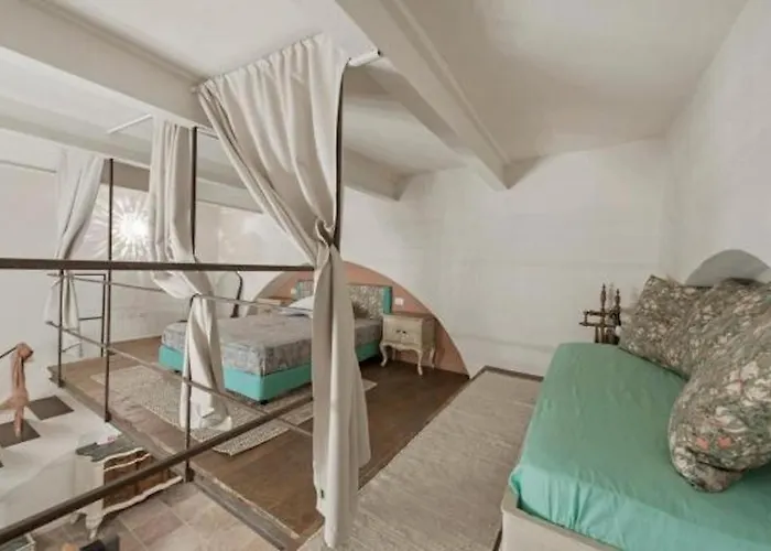Shabby Loft In Colosseum Rome
