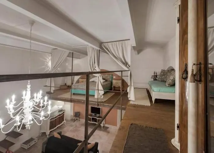 Shabby Loft In Colosseum Appartement *
