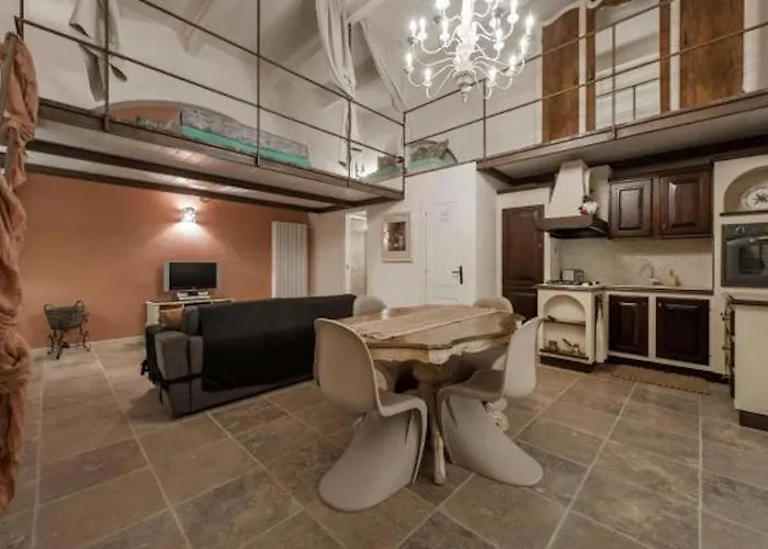 Shabby Loft In Colosseum *